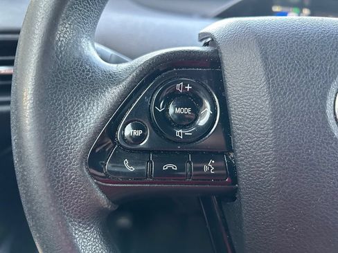 Used 2019 Toyota Prius LE FWD image 19