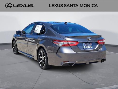 Used 2019 Toyota Camry SE w/ Convenience Package FWD image 7