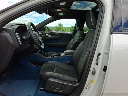 Certified 2023 Volvo XC40 Recharge Ultimate AWD/4WD image 13