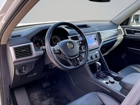 Used 2019 Volkswagen Atlas SE w/ Panoramic Sunroof Package AWD/4WD image 2