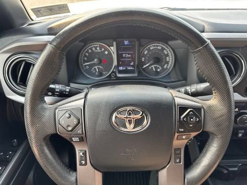 Used 2023 Toyota Tacoma TRD Off-Road AWD/4WD image 15