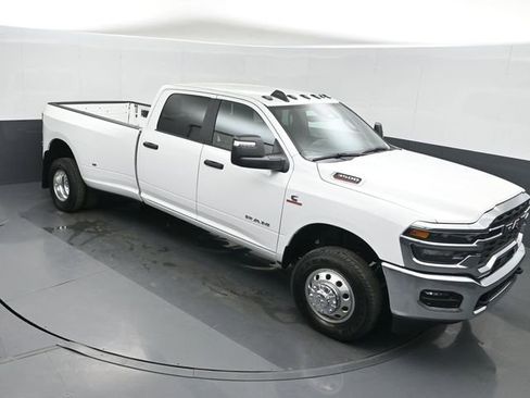 New 2026 RAM 3500 Big Horn AWD/4WD image 32