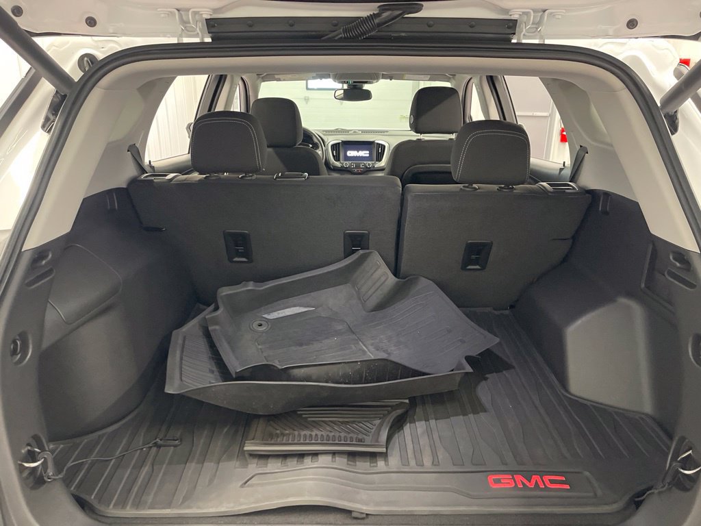 Used 2022 GMC Terrain SLE w/ Driver Convenience Package AWD/4WD image 16