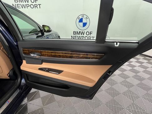 Used 2015 BMW 750Li xDrive image 23