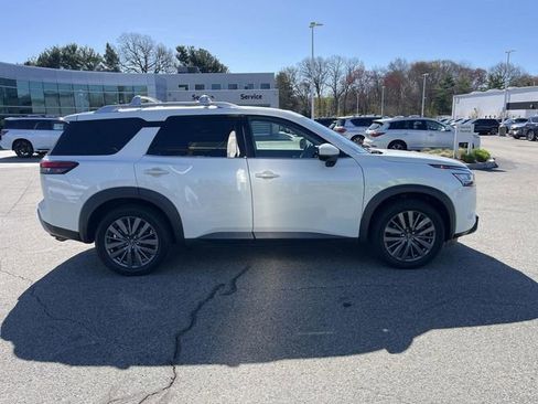 Used 2023 Nissan Pathfinder SL w/ SL Premium Package AWD/4WD image 3