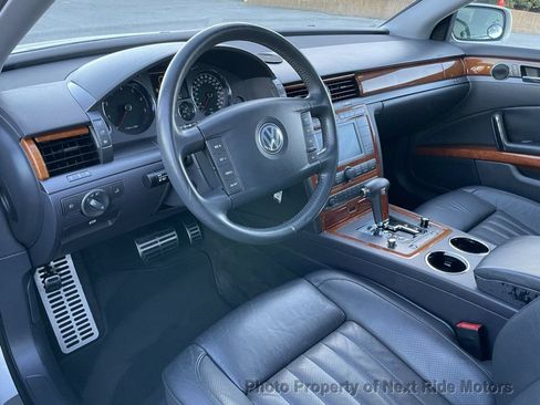 Used 2004 Volkswagen Phaeton V8 AWD/4WD image 13