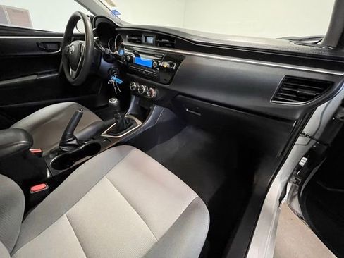 Used 2015 Toyota Corolla L image 10
