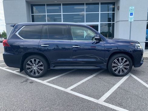 Used 2018 Lexus LX 570 4WD image 4