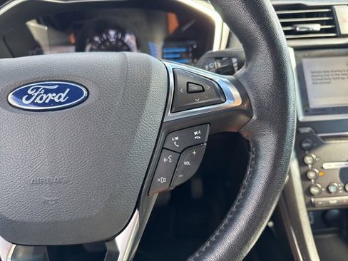 Used 2019 Ford Fusion Titanium image 18
