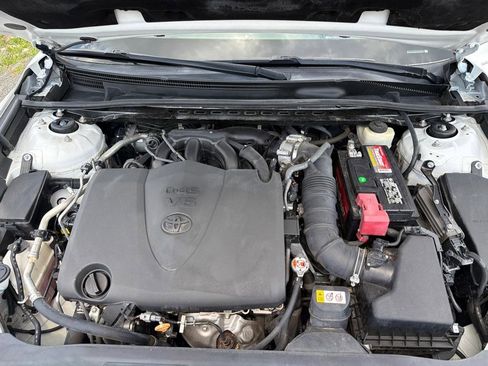 Used 2018 Toyota Camry XSE FWD image 39