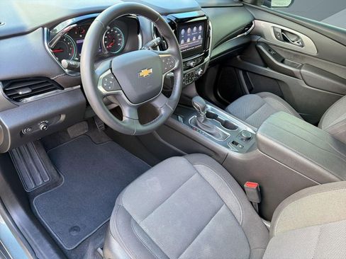 Used 2023 Chevrolet Traverse LT FWD image 4