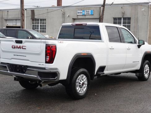 Used 2023 GMC Sierra 2500 SLE w/ Preferred Package AWD/4WD image 4