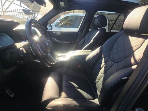 Used 2023 BMW X5 xDrive40i w/ M Sport Package image 6
