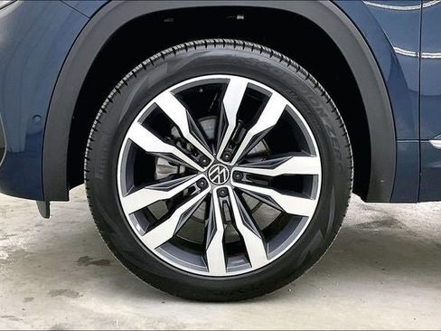 Used 2023 Volkswagen Atlas Cross Sport SEL Premium R-Line AWD/4WD image 10