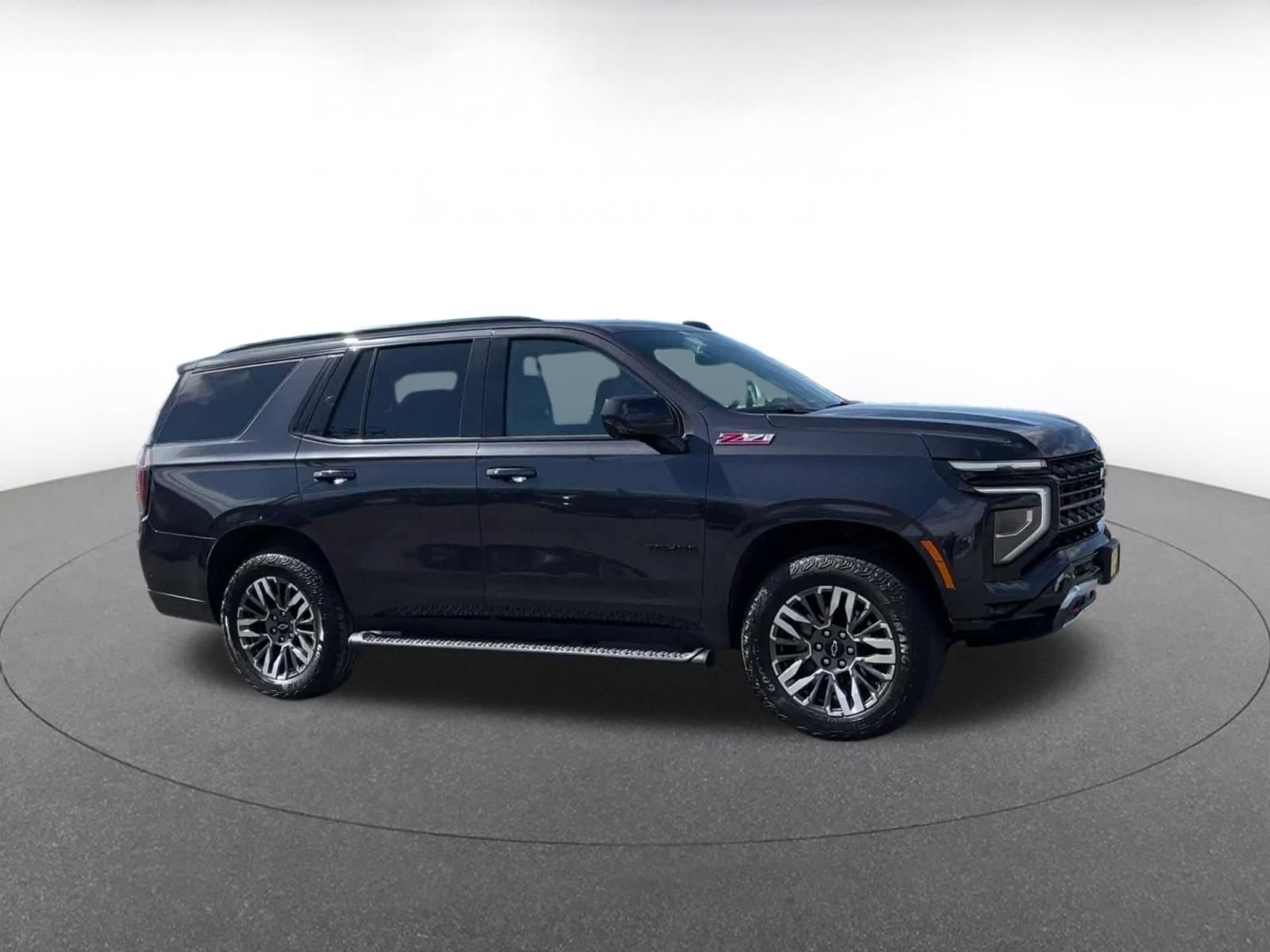Used 2025 Chevrolet Tahoe Z71 AWD/4WD image 2