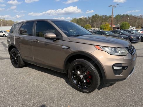 Used 2016 Land Rover Discovery Sport HSE image 5
