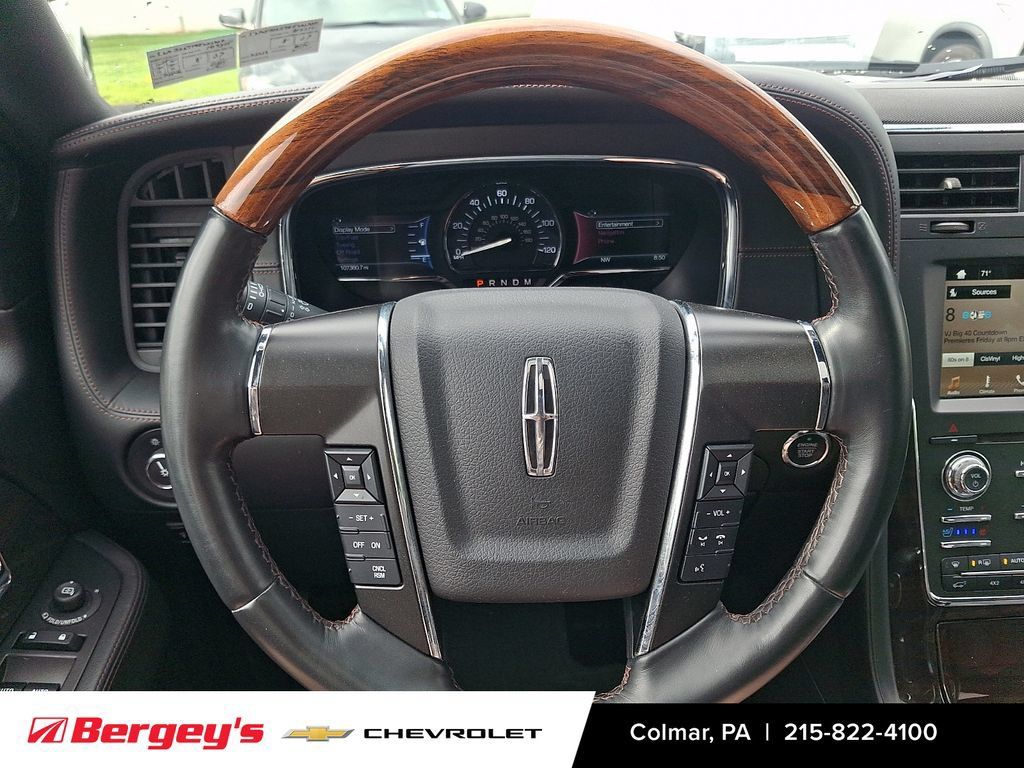 Used 2017 Lincoln Navigator Reserve AWD/4WD image 24