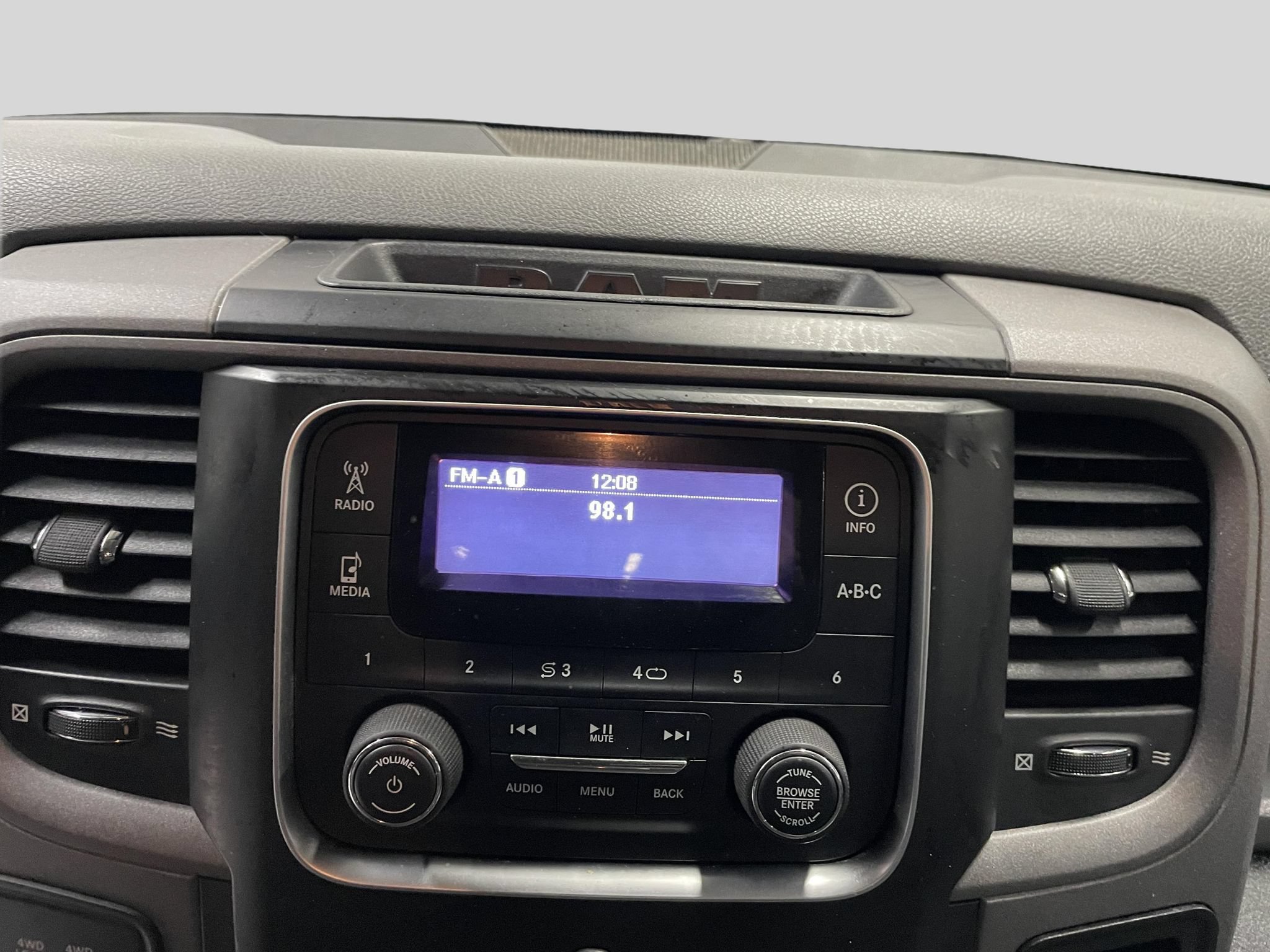 Used 2013 RAM 2500 Tradesman w/ Chrome Appearance Group AWD/4WD image 16