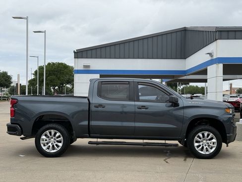 Used 2020 Chevrolet Silverado 1500 Custom w/ Custom Value Package RWD image 3