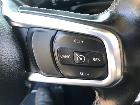 Used 2021 Jeep Wrangler Unlimited Sahara w/ Uconnect 4C Nav & Sound Group AWD/4WD image 8