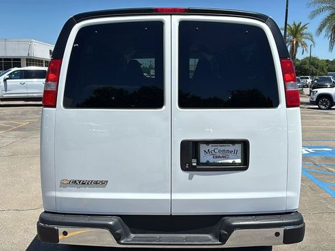 Certified 2025 Chevrolet Express 3500 LT w/ LT Preferred Equipment Group RWD image 6