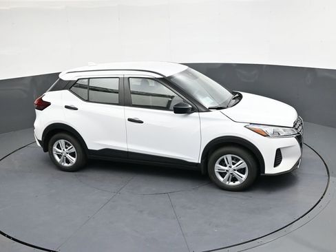 Certified 2025 Nissan Kicks Play S FWD image 25