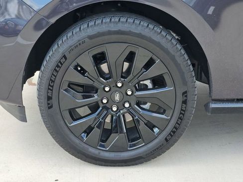 Used 2025 Ford Expedition Platinum w/ Stealth Appearance Package image 8