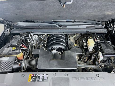 Used 2019 Chevrolet Suburban LT image 31