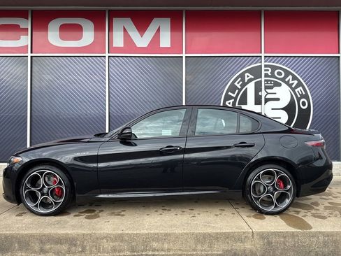 New 2026 Alfa Romeo Giulia AWD image 9