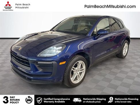 Used 2022 Porsche Macan AWD/4WD image 1
