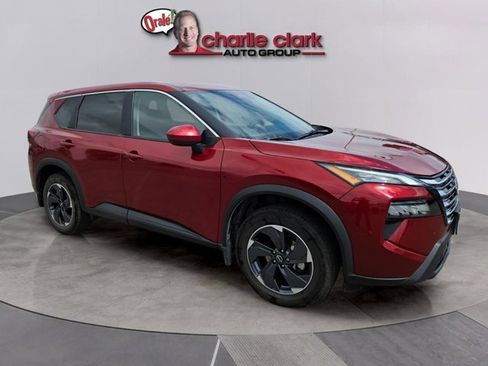 Certified 2025 Nissan Rogue SV FWD image 8