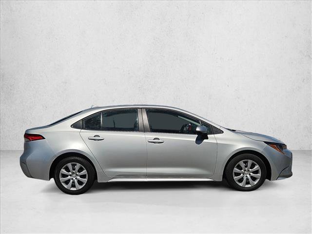 Used 2025 Toyota Corolla LE FWD image 4