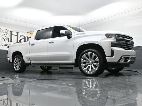 Used 2021 Chevrolet Silverado 1500 High Country w/ Technology Package AWD/4WD image 2