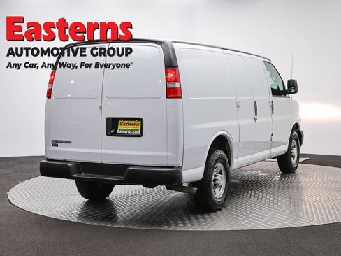 Used 2021 Chevrolet Express 2500 w/ Driver Convenience Package RWD image 5