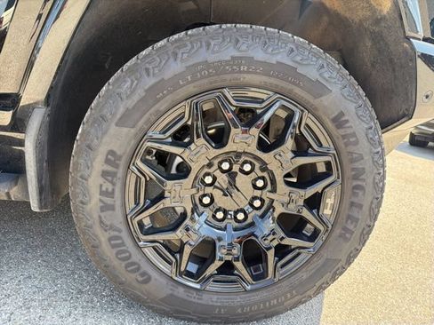 Used 2025 GMC Hummer EV 2X AWD/4WD image 31