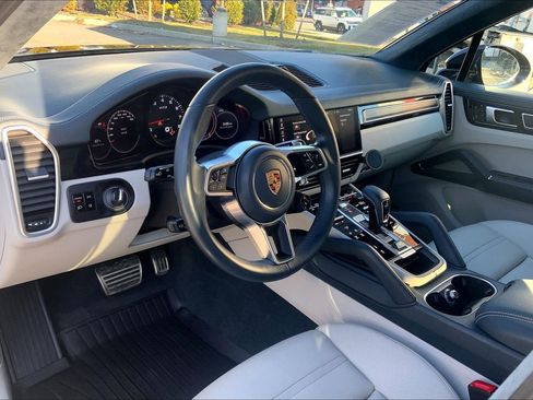 Used 2021 Porsche Cayenne GTS image 17