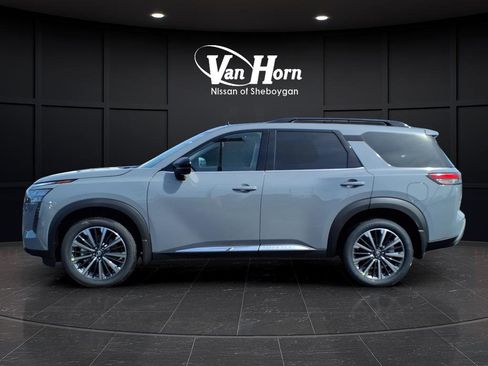 New 2026 Nissan Pathfinder Platinum AWD/4WD image 4