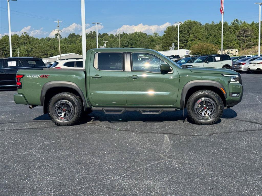 Used 2025 Nissan Frontier PRO-4X AWD/4WD image 2