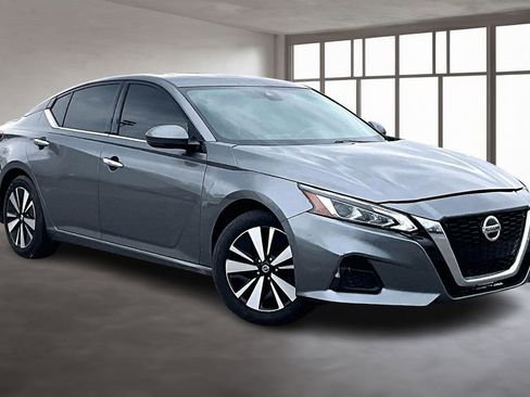 Used 2020 Nissan Altima 2.5 SV FWD image 12