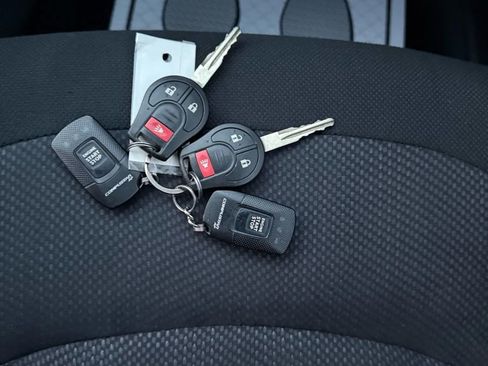 Used 2013 Nissan Rogue S image 38