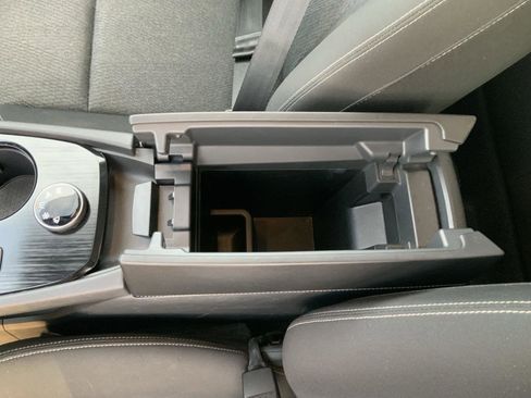 Used 2024 Nissan Rogue SV image 47