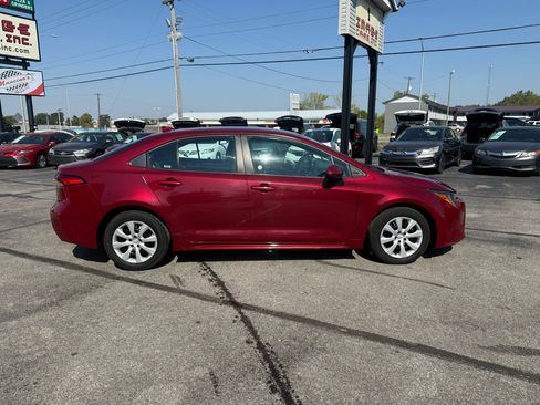 Used 2024 Toyota Corolla LE image 6