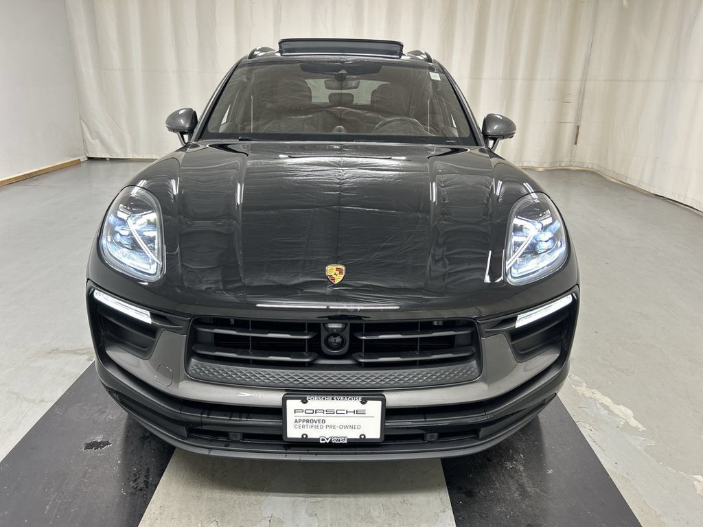 Certified 2026 Porsche Macan Turbo AWD/4WD image 3