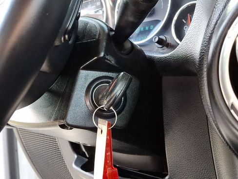 Used 2015 Jeep Wrangler Unlimited Sahara w/ Connectivity Group image 23