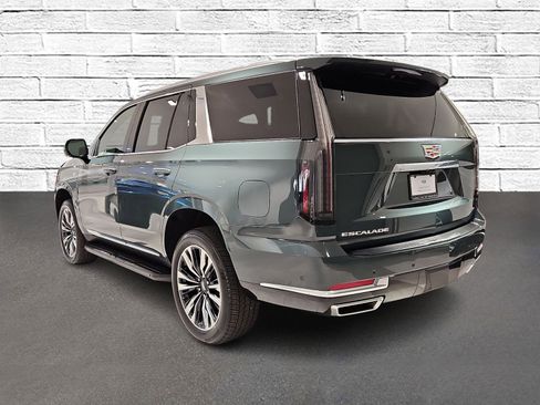 Certified 2025 Cadillac Escalade Premium Luxury image 4