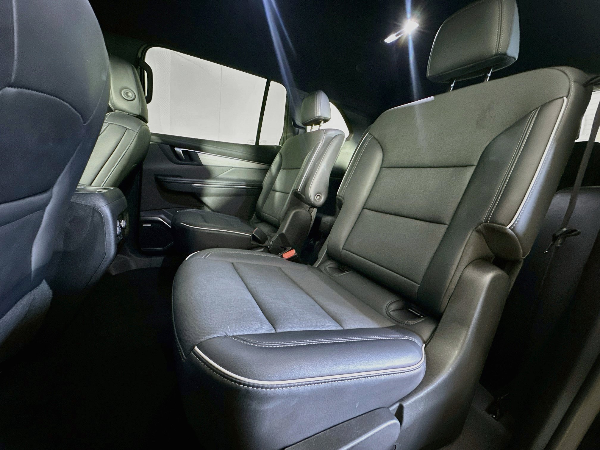 Used 2025 Buick Enclave Preferred FWD image 27