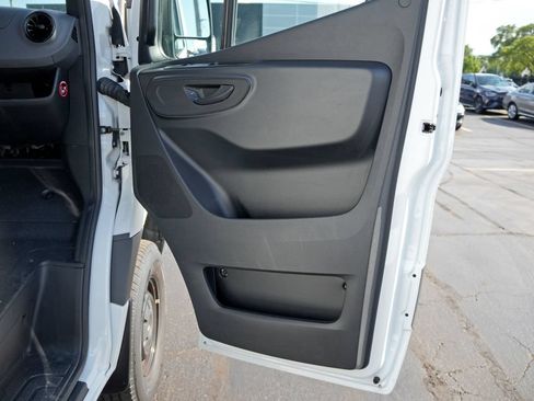 Used 2020 Mercedes-Benz Sprinter 2500 image 19