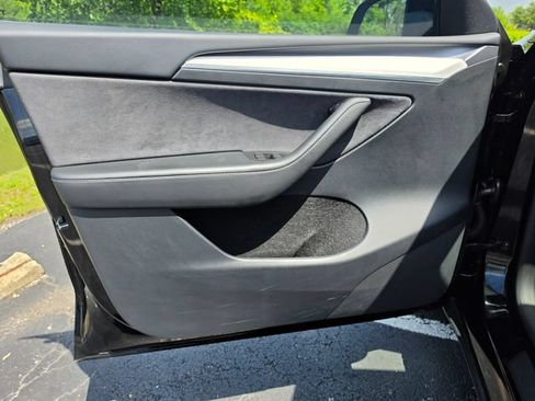 Used 2023 Tesla Model Y Long Range AWD/4WD image 18