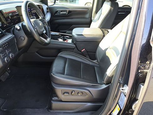Certified 2025 Chevrolet Tahoe Premier AWD/4WD image 15