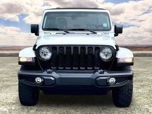 Used 2021 Jeep Gladiator Sport AWD/4WD image 2
